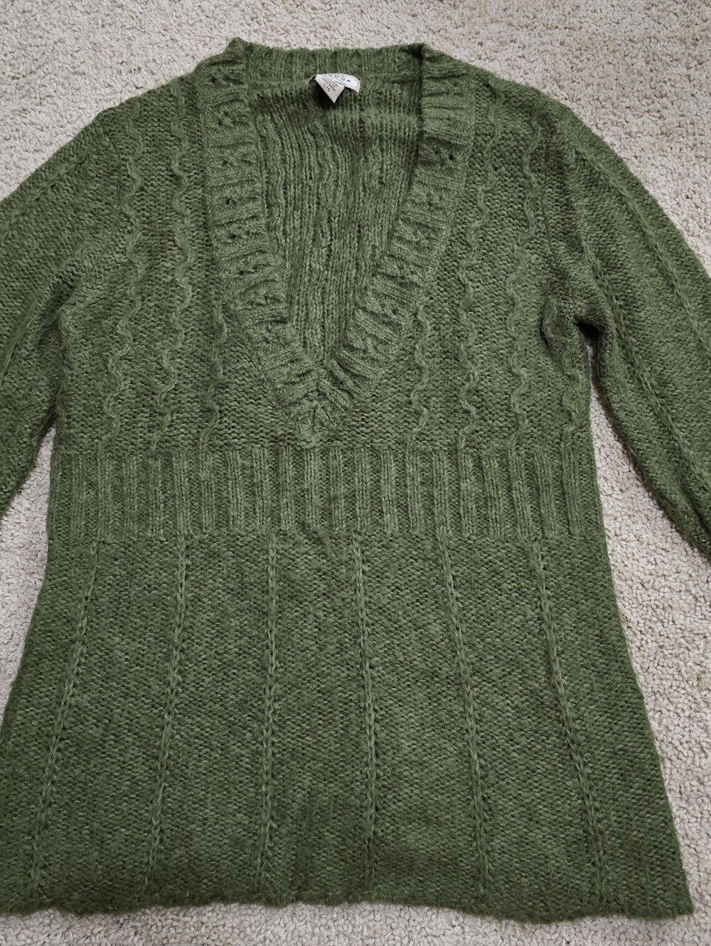 Arizona Jean Company Olive Green Cable V-Neck Sweater
